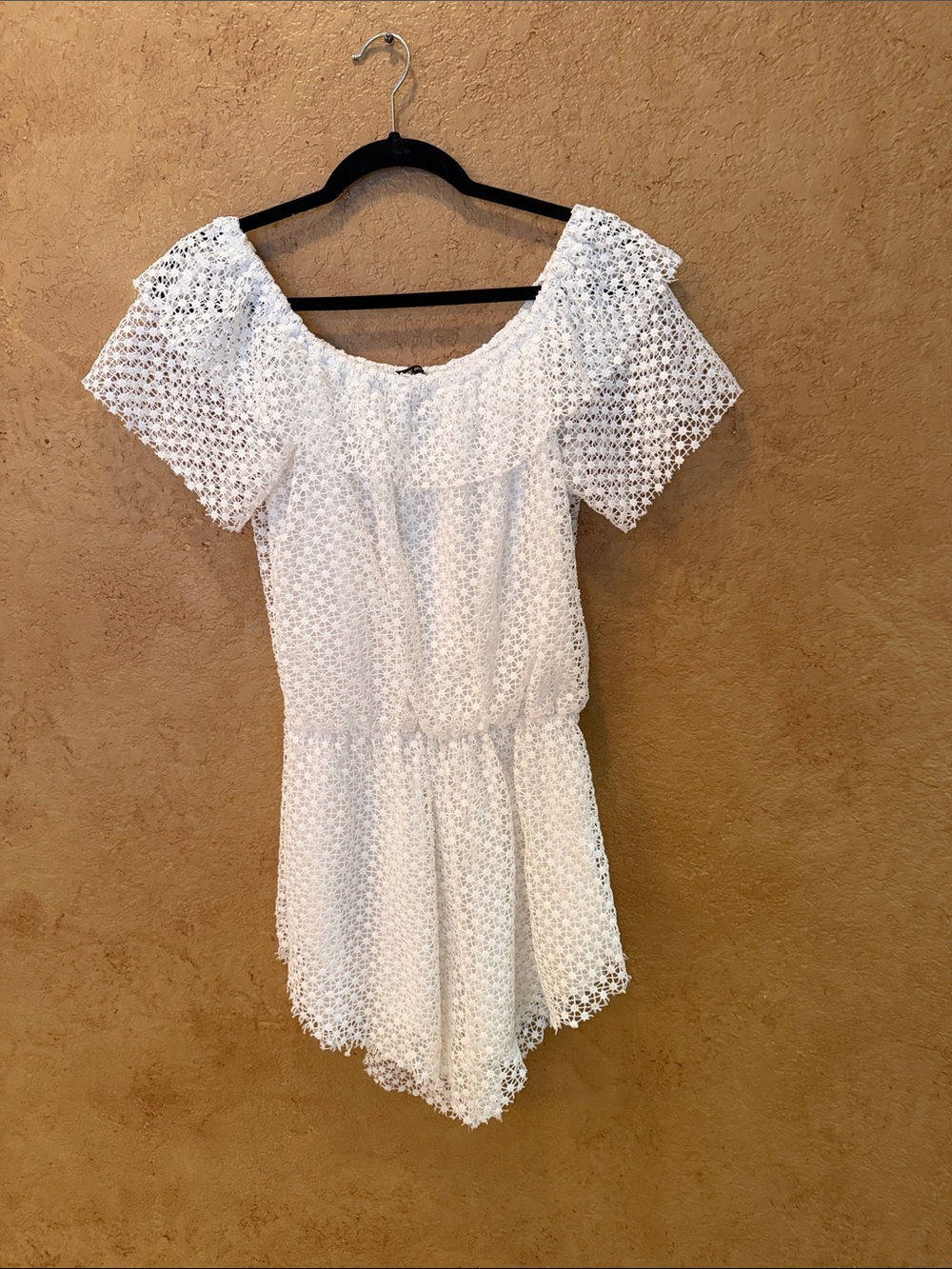 Haute Rogue Women White Lace Pattern Short Romper Lined Size S Summer Beach